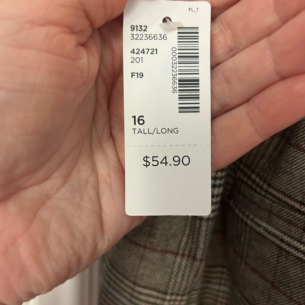 Reitmans Gray Plaid Paperbag Pants. New. - Picture 5 of 7